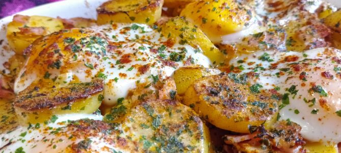 Pommes de terre aux oeufs & au jambon